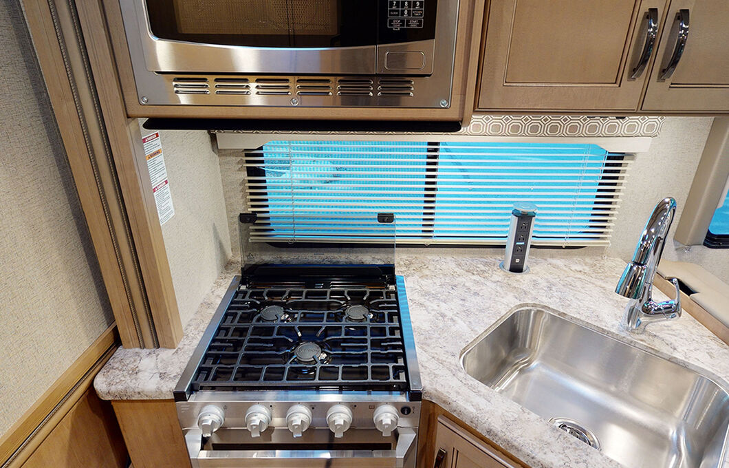 Class C Motorhome-XLarge (C-XLarge), , hi-res image number 8
